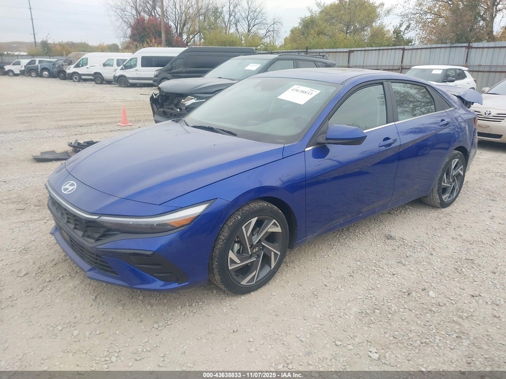 Hyundai ELANTRA 2025