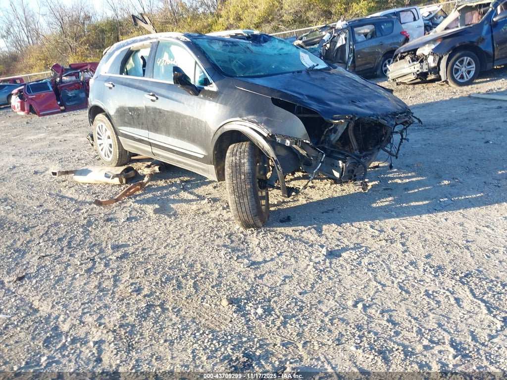 2017 CADILLAC XT5