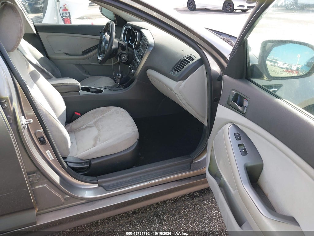 2014 Kia Optima LX photo 5