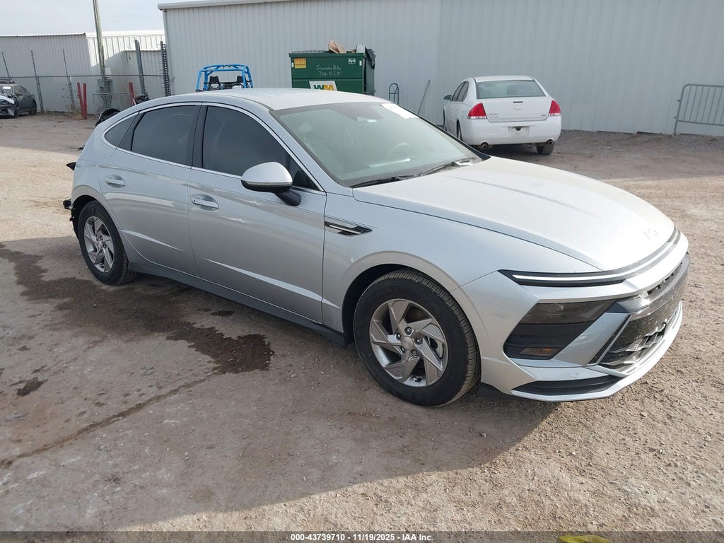 2025 Hyundai Sonata SE photo 1