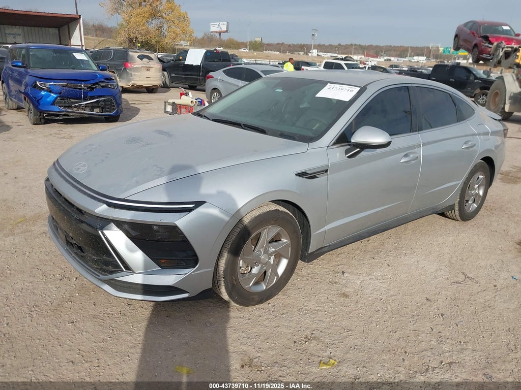 2025 Hyundai Sonata SE photo 2