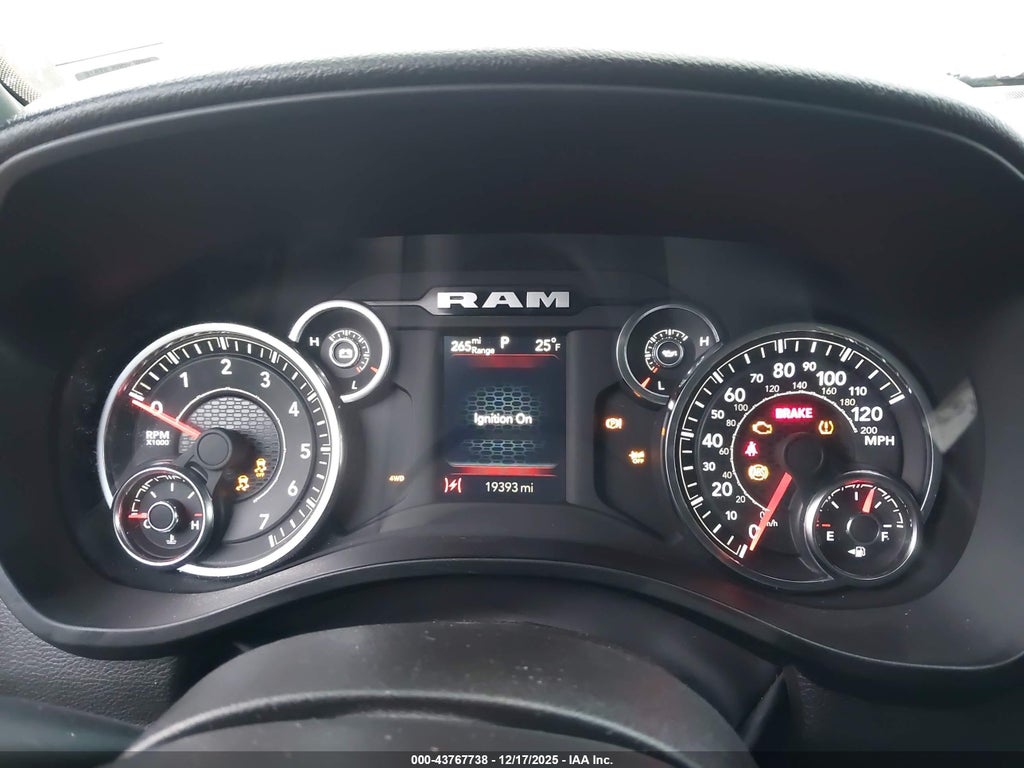 2025 Ram 1500 Tradesman 4X4 5'7 Box photo 7