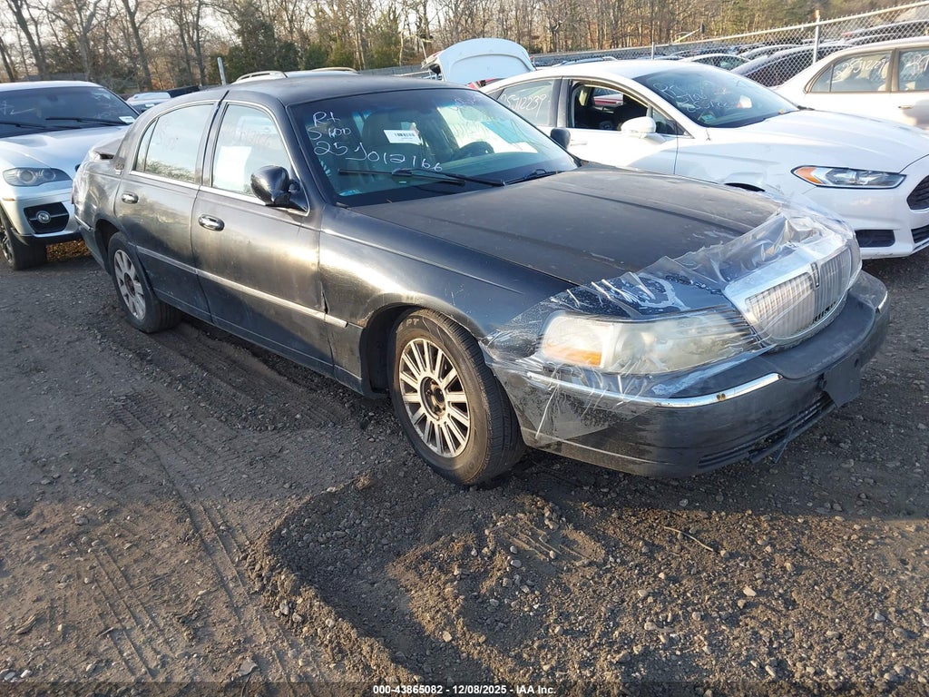 2005 LINCOLN TOWN CAR
