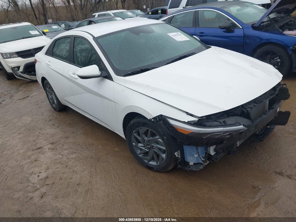 Hyundai ELANTRA HYBRID 2024