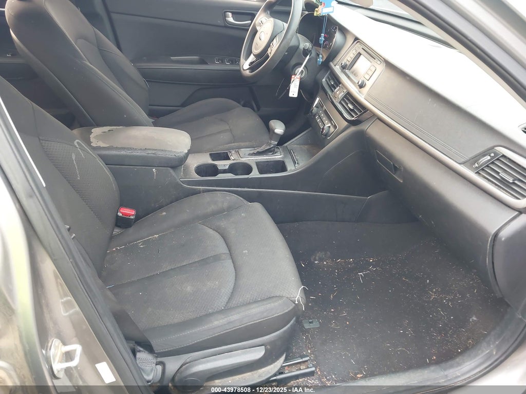 2017 Kia Optima LX photo 5