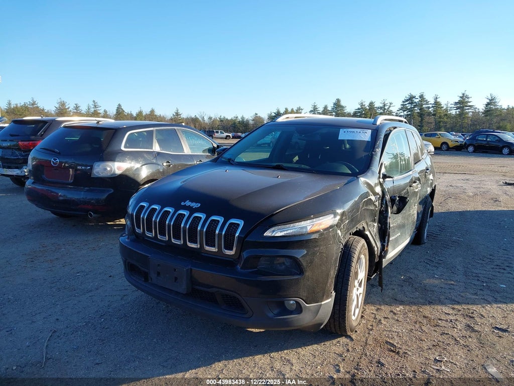 2017 Jeep Cherokee Latitude 4X4 photo 2
