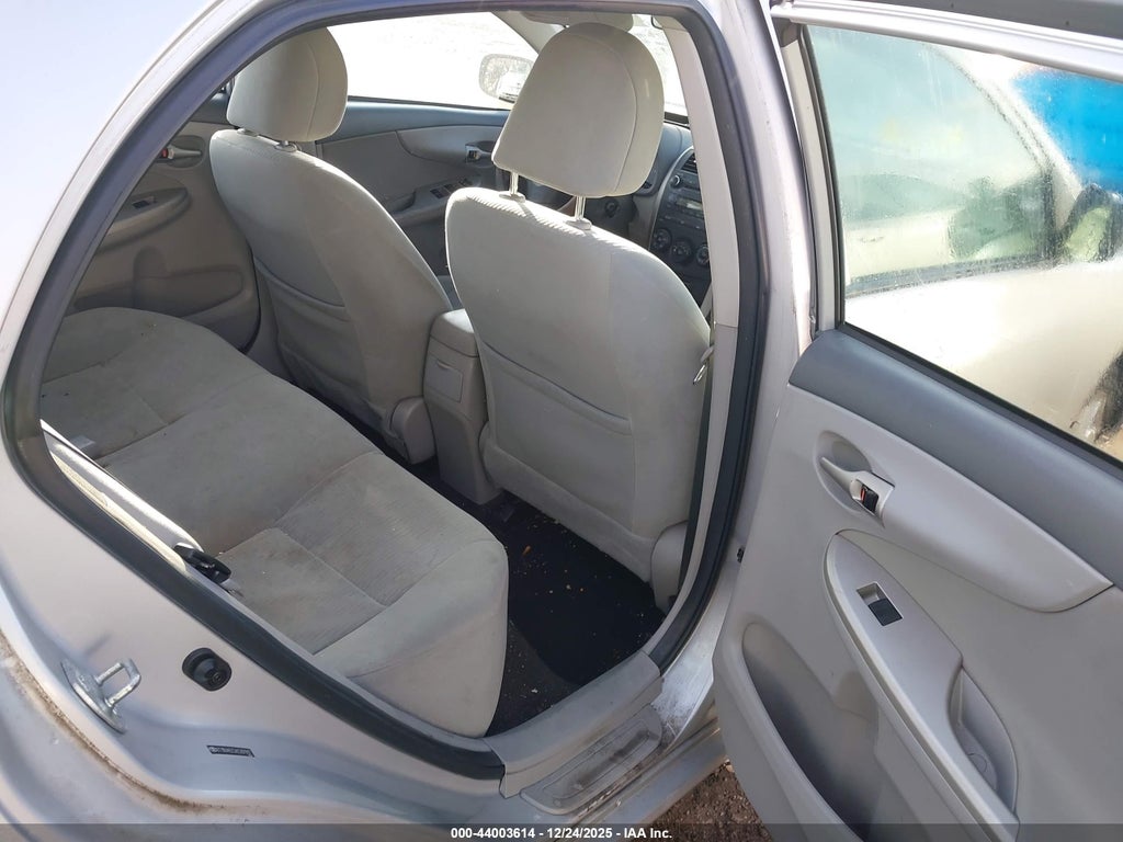 2010 Toyota Corolla LE photo 8