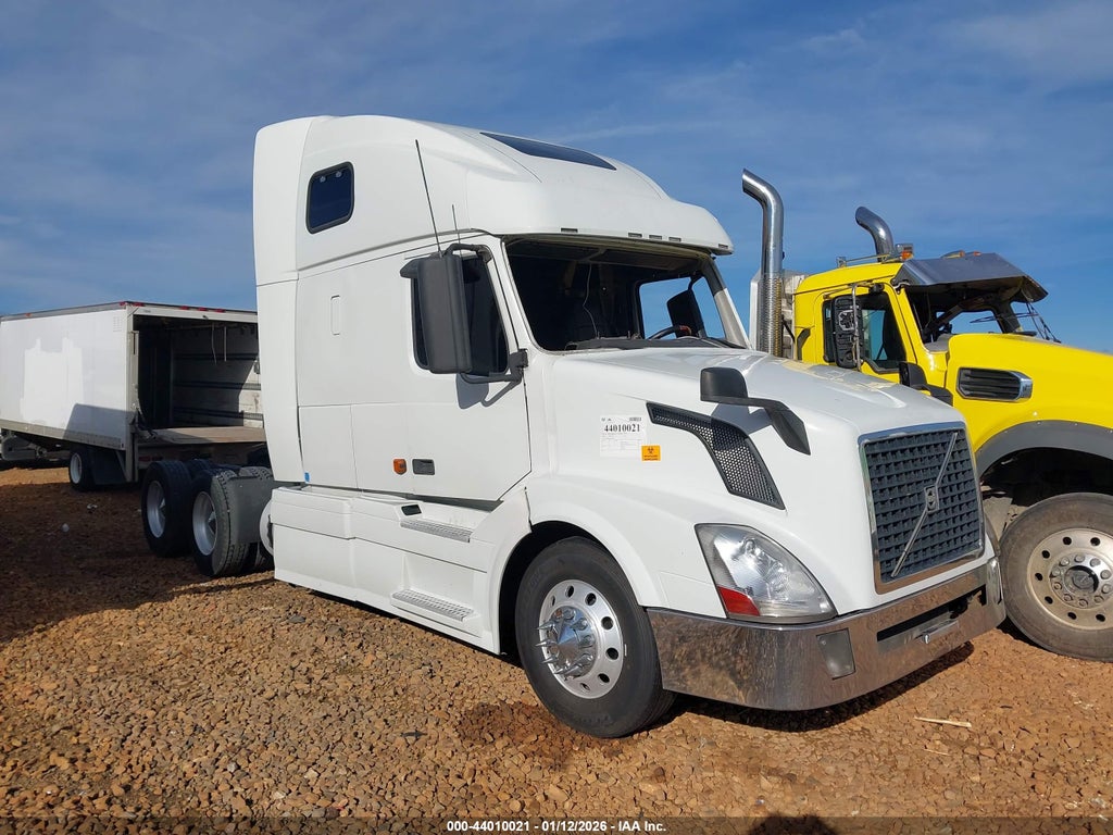 2006 VOLVO VN