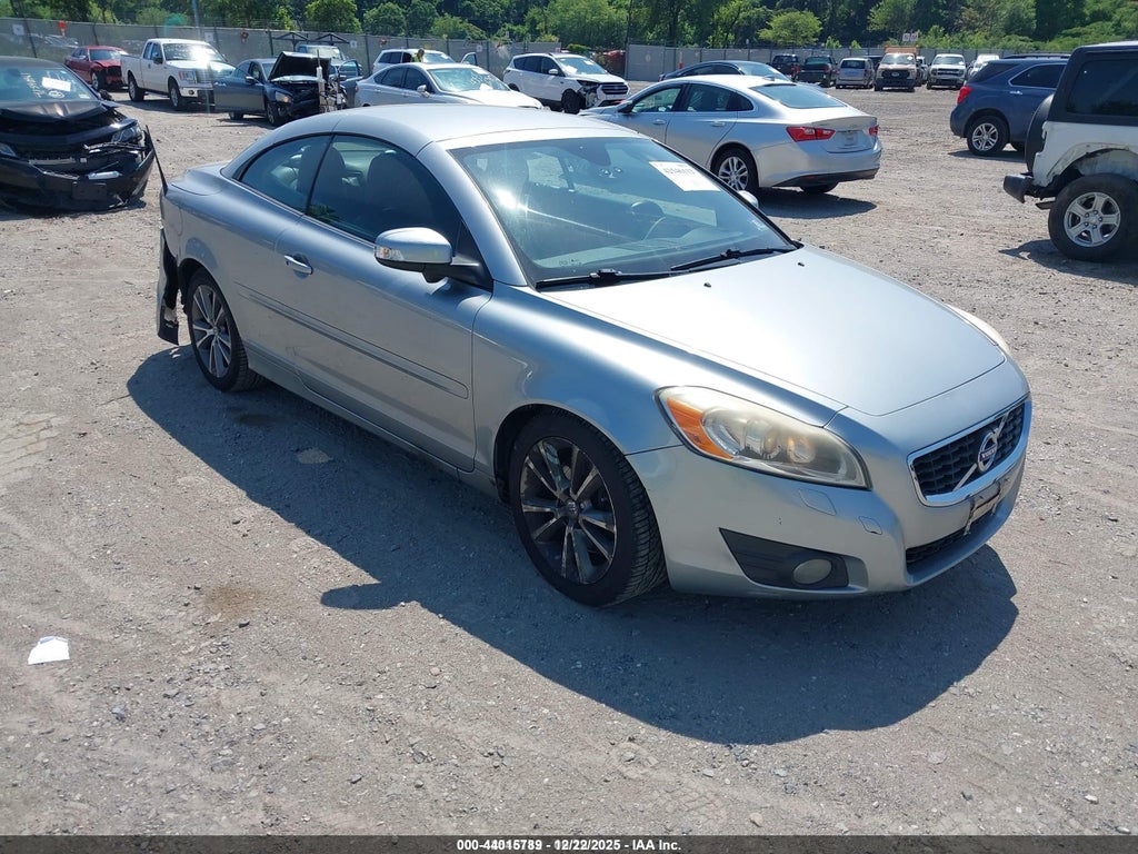 2011 VOLVO C70