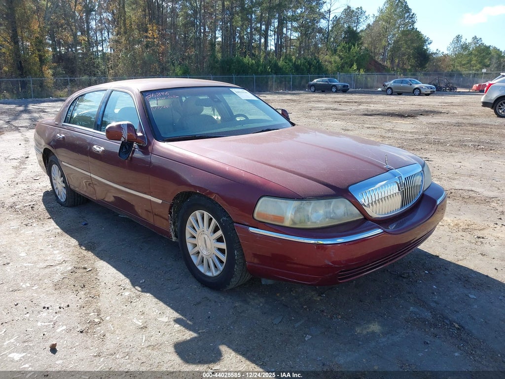 2003 LINCOLN TOWN CAR