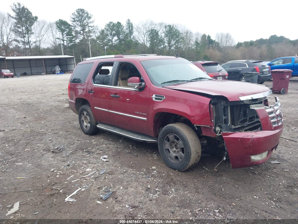 2010 CADILLAC ESCALADE