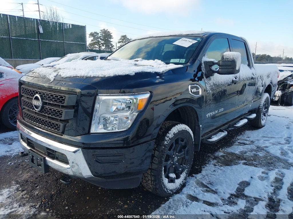 2024 Nissan Titan XD SV 4X4 photo 2