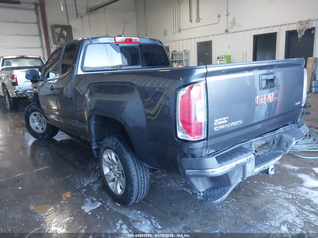 2017 GMC Canyon SLE photo 3