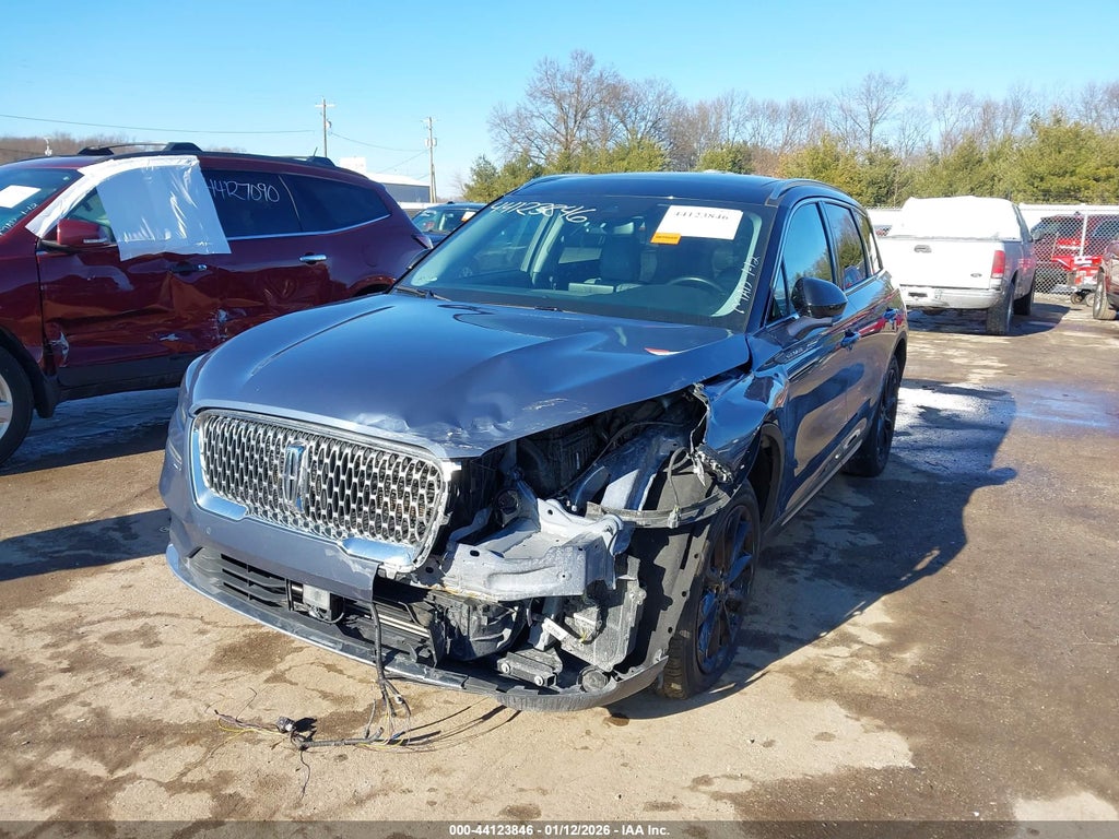 2022 Lincoln Corsair Standard photo 6