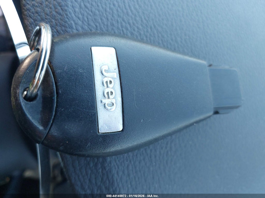 2015 Jeep Cherokee Sport photo 11