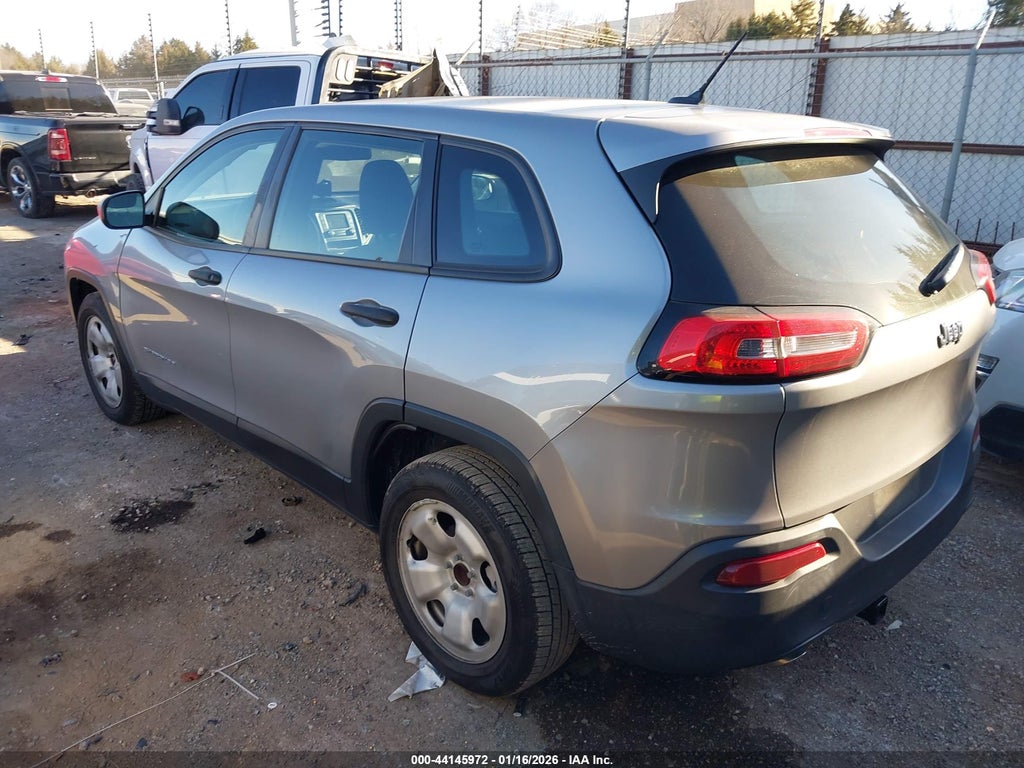 2015 Jeep Cherokee Sport photo 3