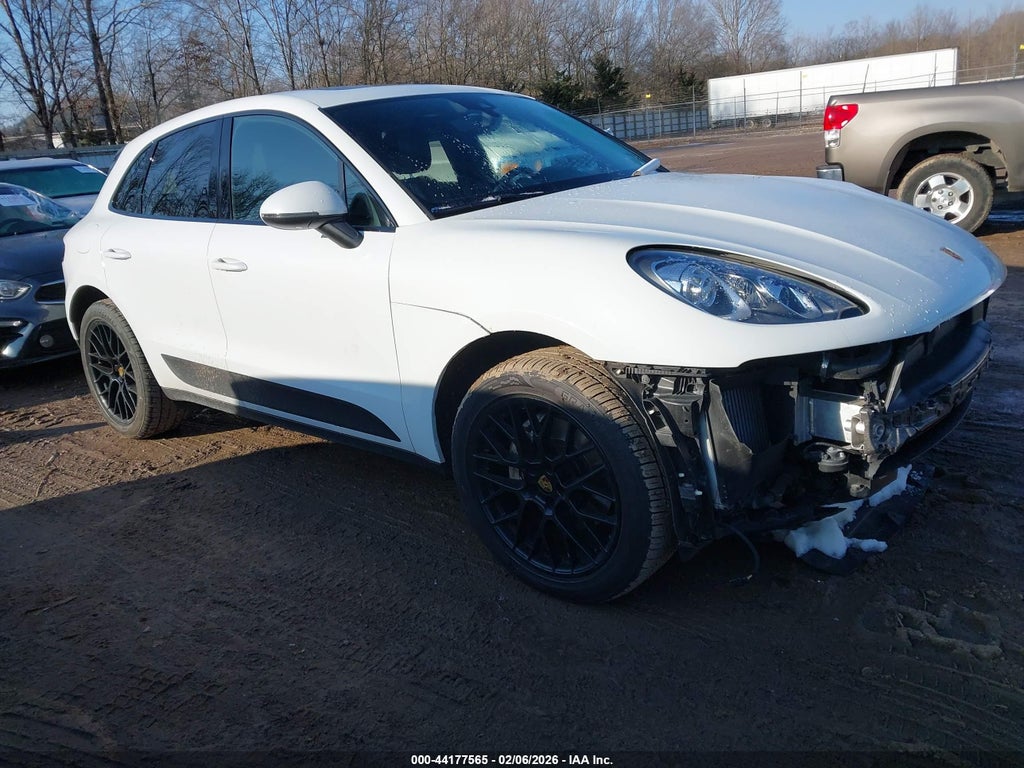 2018 PORSCHE MACAN