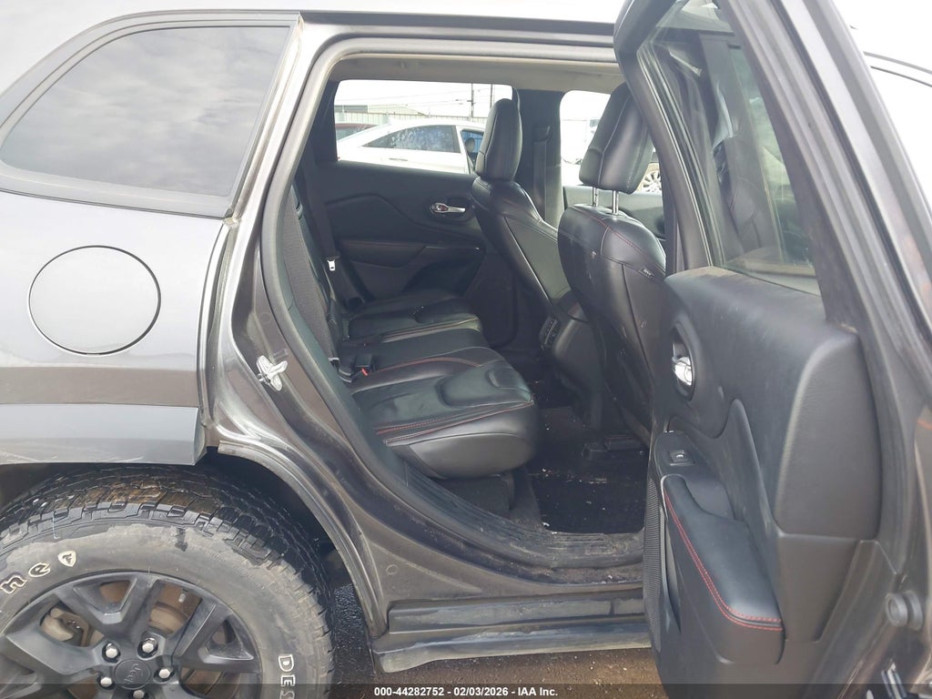 2015 Jeep Cherokee Trailhawk photo 8