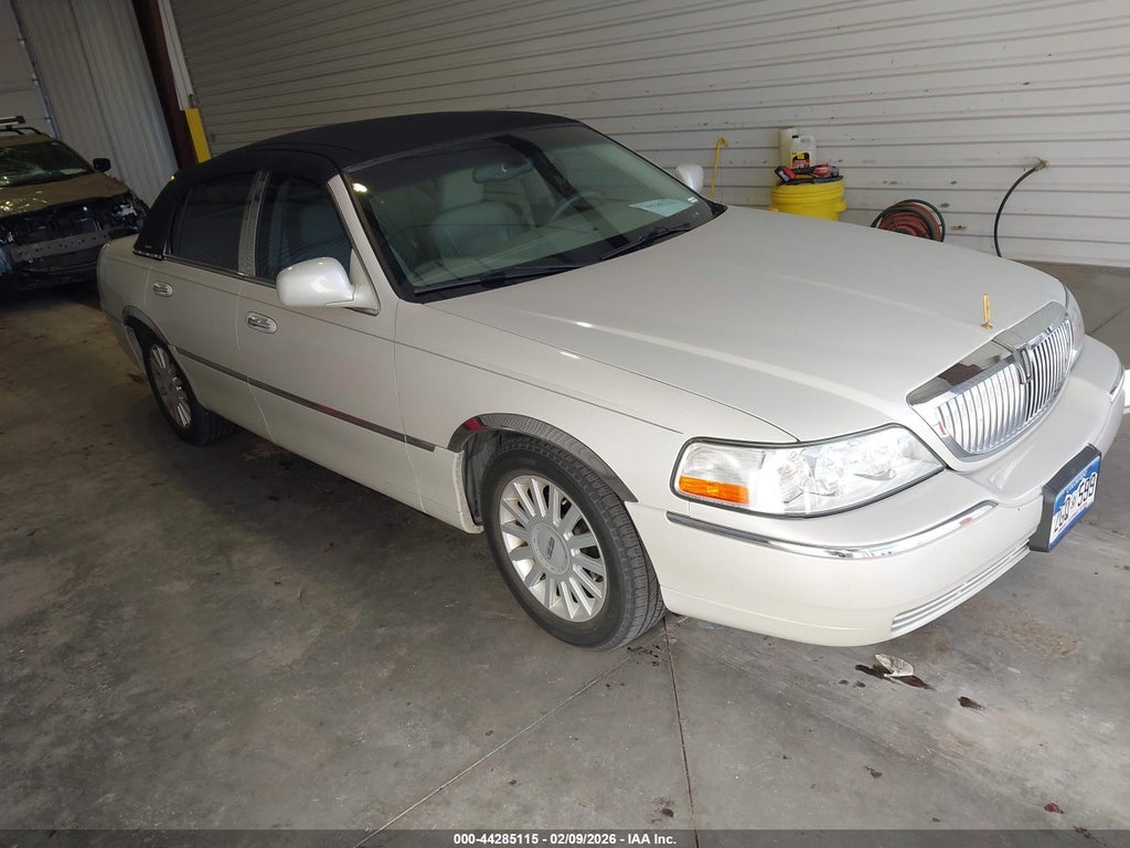 2005 LINCOLN TOWN CAR