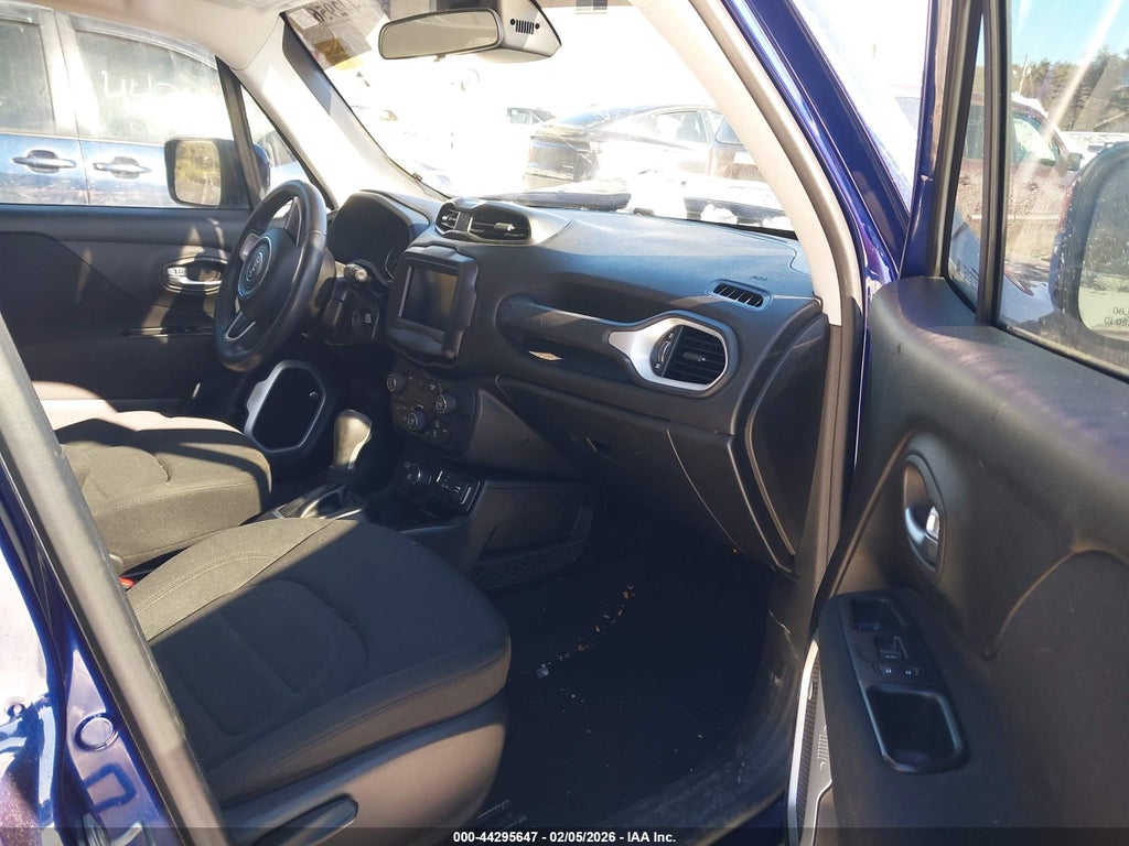 2018 Jeep Renegade Latitude 4X4 photo 5