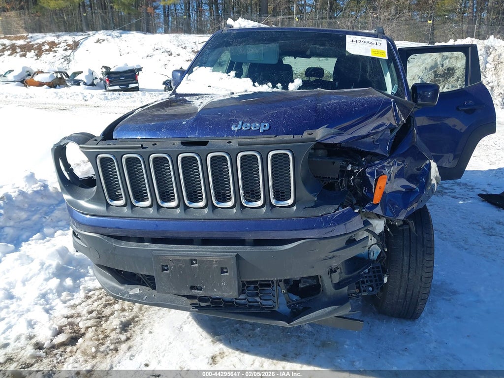 2018 Jeep Renegade Latitude 4X4 photo 6