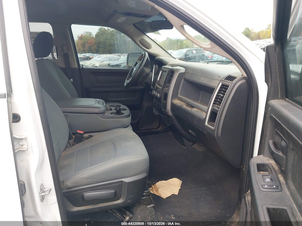 2018 Ram 1500 Express 4X4 6'4 Box photo 5