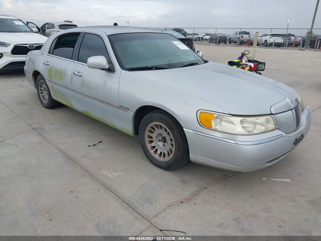 2000 LINCOLN TOWN CAR