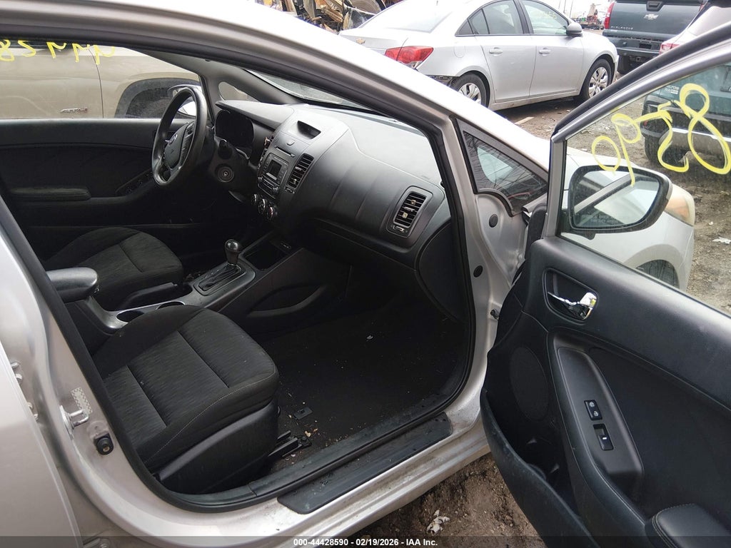 2016 Kia Forte LX photo 5