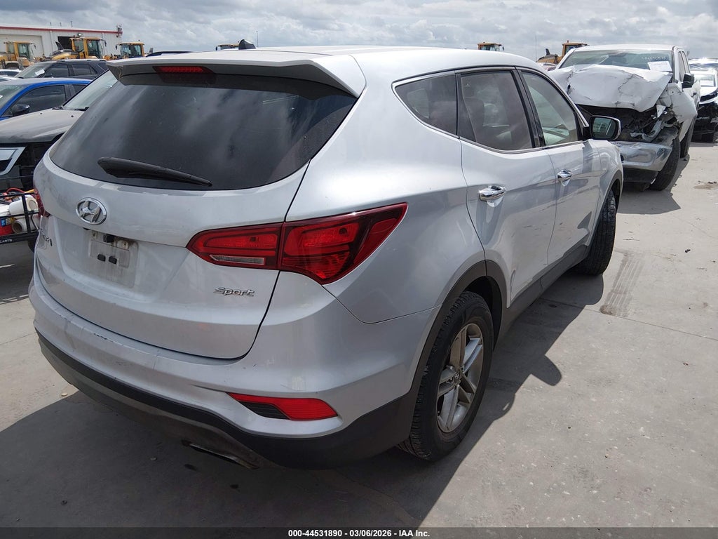 2018 Hyundai Santa FE Sport 2.4L photo 4
