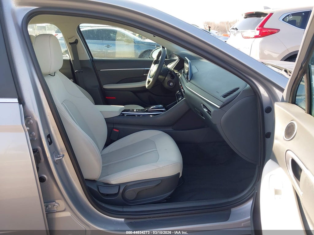 2023 Hyundai Sonata SE photo 5