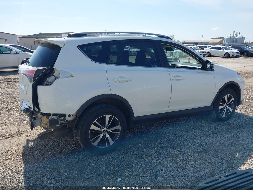 2017 Toyota RAV4 XLE photo 4