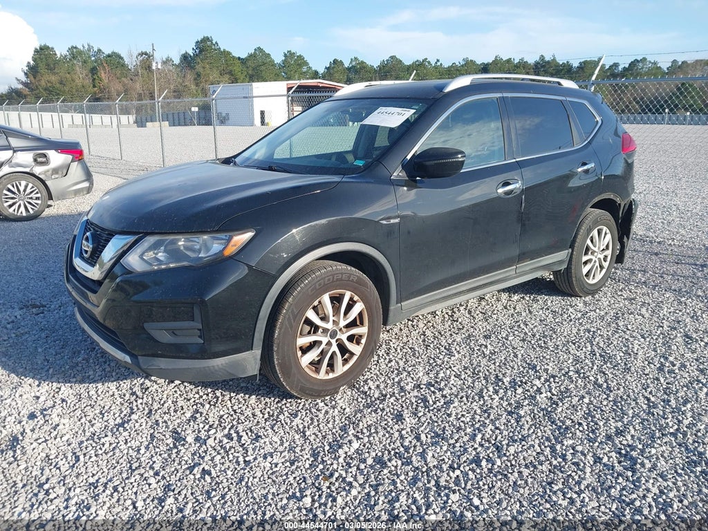 2017 Nissan Rogue SV photo 2