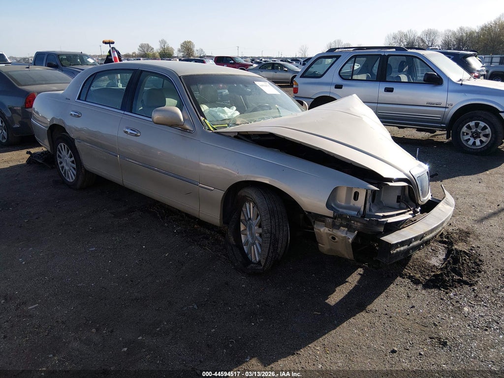 2004 LINCOLN TOWN CAR