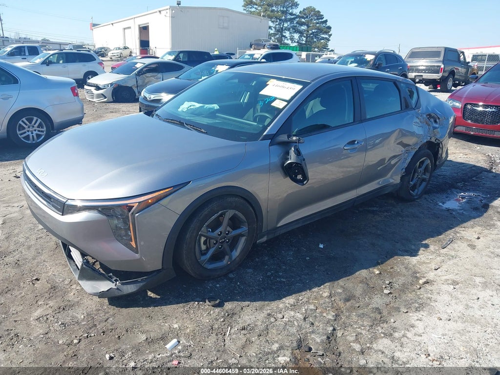 2025 Kia K4 LXS photo 2