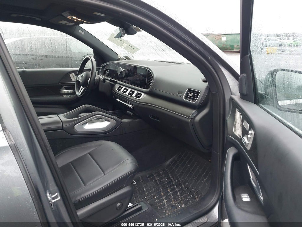2023 Mercedes-Benz GLS 450 4MATIC photo 5