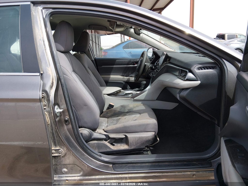 2023 Toyota Camry LE photo 5