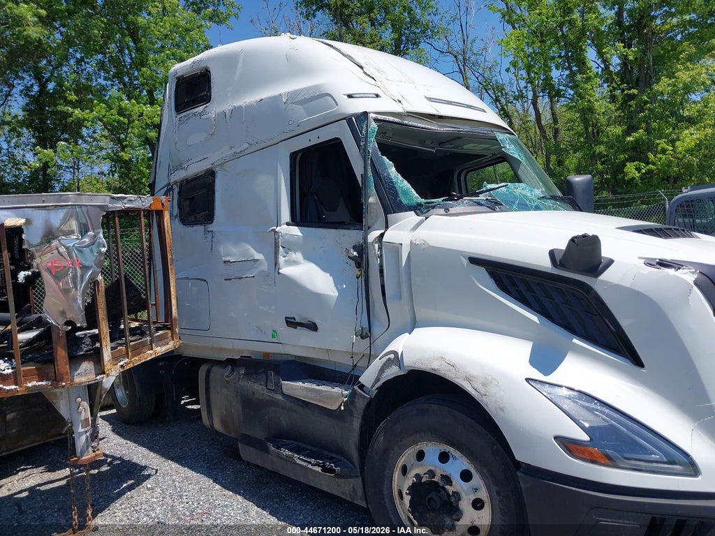2026 VOLVO NEW VNL