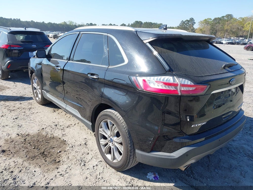 2019 Ford Edge Titanium photo 3