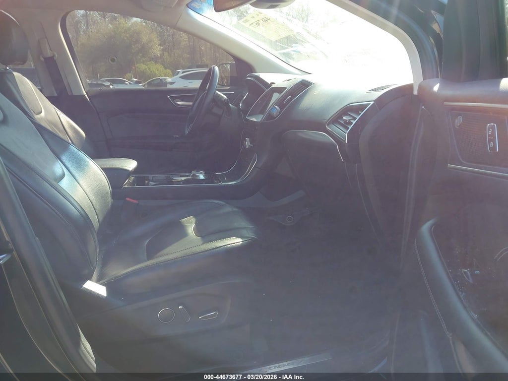 2019 Ford Edge Titanium photo 5
