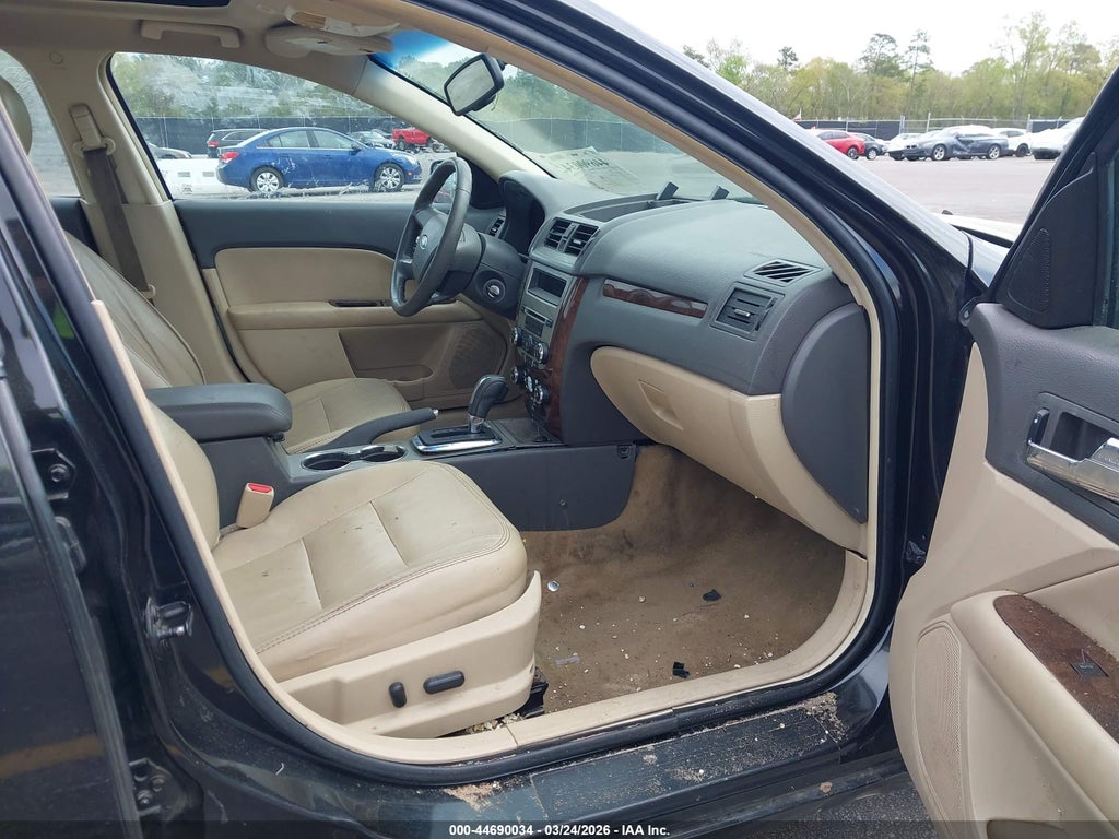 2011 Ford Fusion SEL photo 5