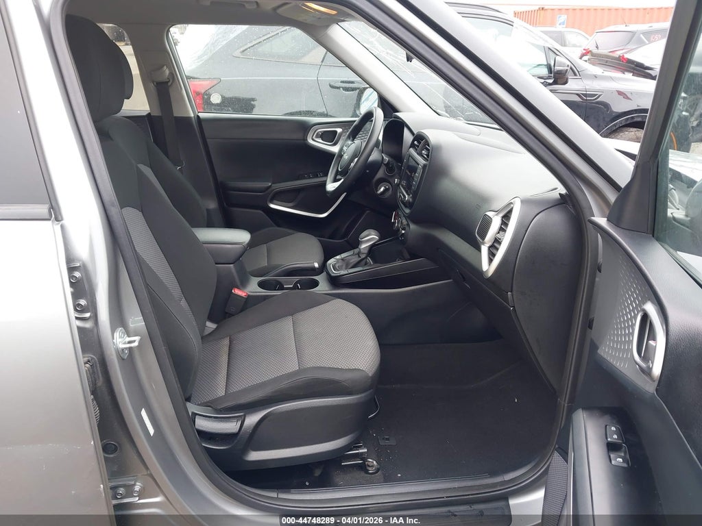 2023 Kia Soul LX photo 5