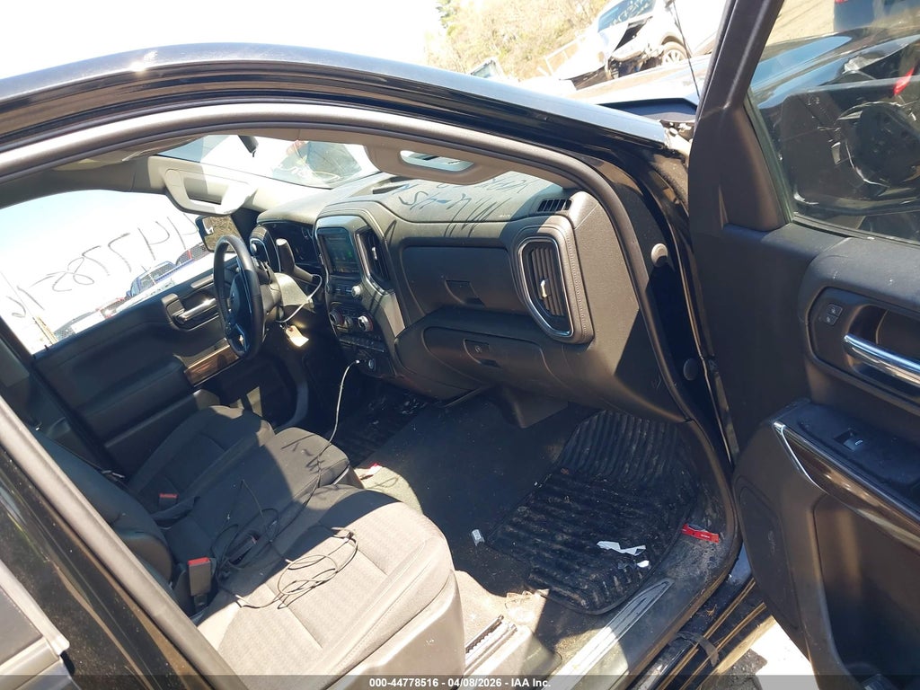 2022 Chevrolet Silverado 1500 LTD 4WD Short BED RST photo 5