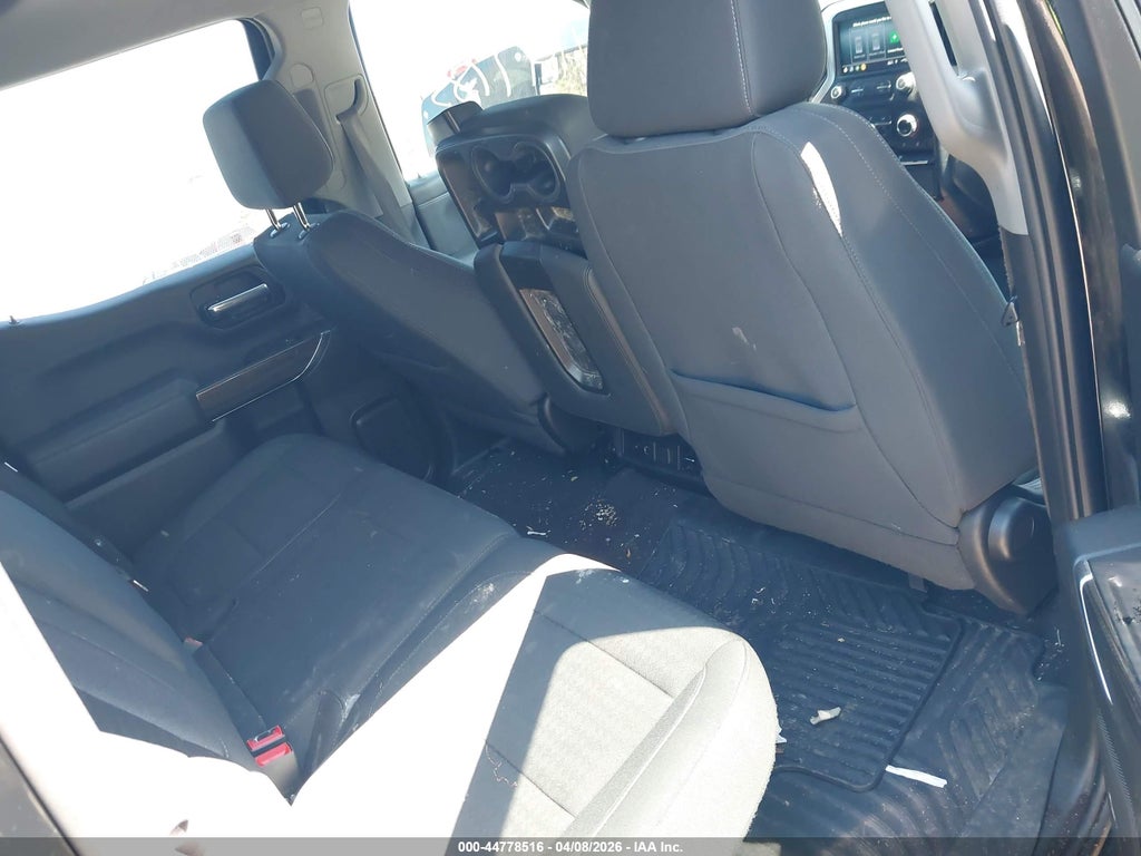 2022 Chevrolet Silverado 1500 LTD 4WD Short BED RST photo 8