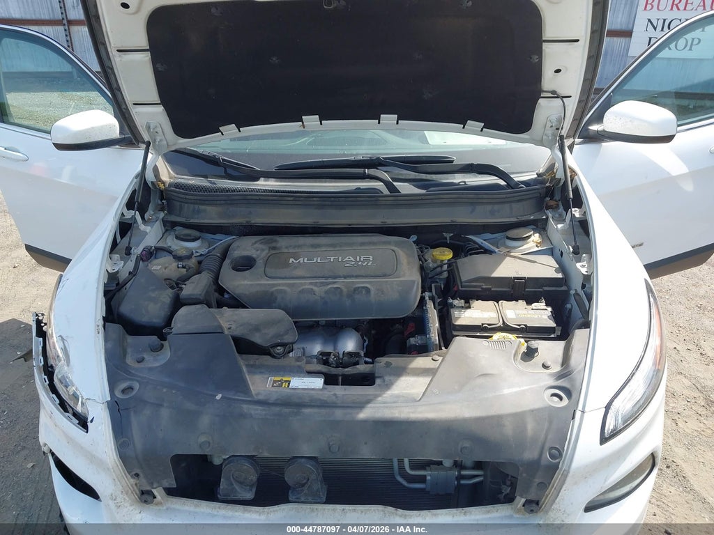 2018 Jeep Cherokee Latitude Plus FWD photo 10