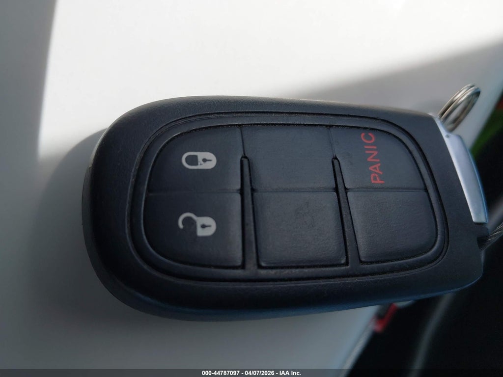 2018 Jeep Cherokee Latitude Plus FWD photo 11