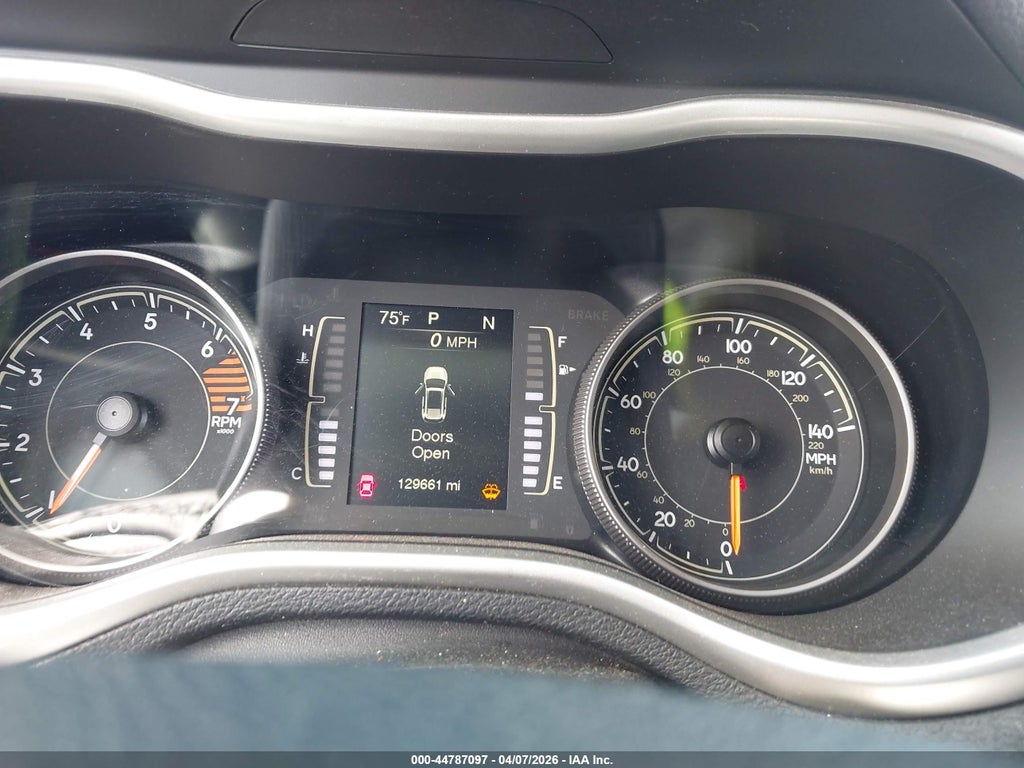 2018 Jeep Cherokee Latitude Plus FWD photo 7