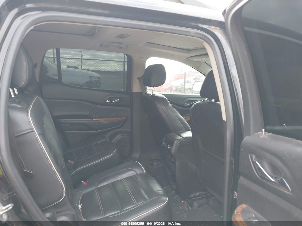 2017 GMC Acadia Denali photo 8