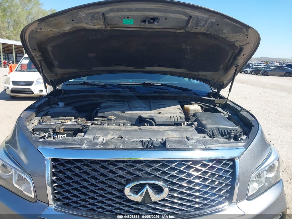 2015 Infiniti QX80 photo 10