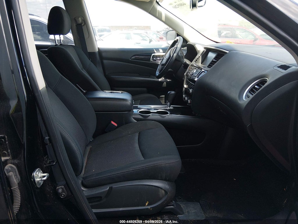 2020 Nissan Pathfinder SV 2WD photo 5