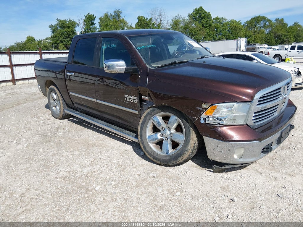 2015 Ram 1500 SLT photo 1